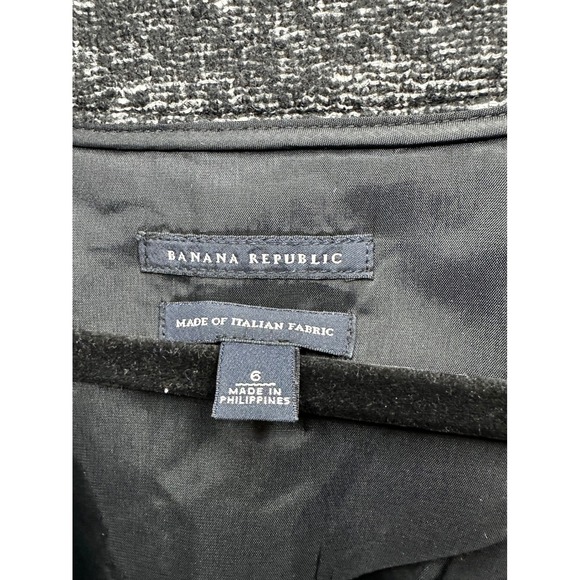 Banana Republic Women's Black Tweed Cropped Blazer Made in Italy Fabric Sz 6 - Picture 4 of 4